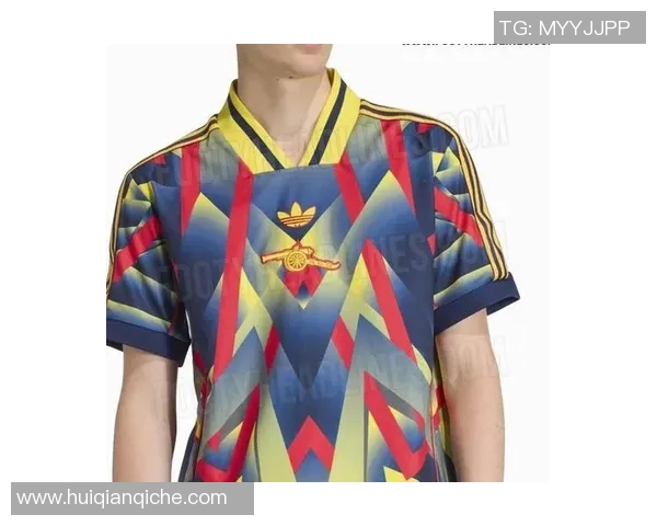 阿森纳新赛季球衣曝光：球迷热议设计是否经典复古